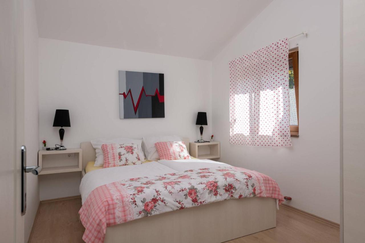 Apartmani Jana Porec Esterno foto
