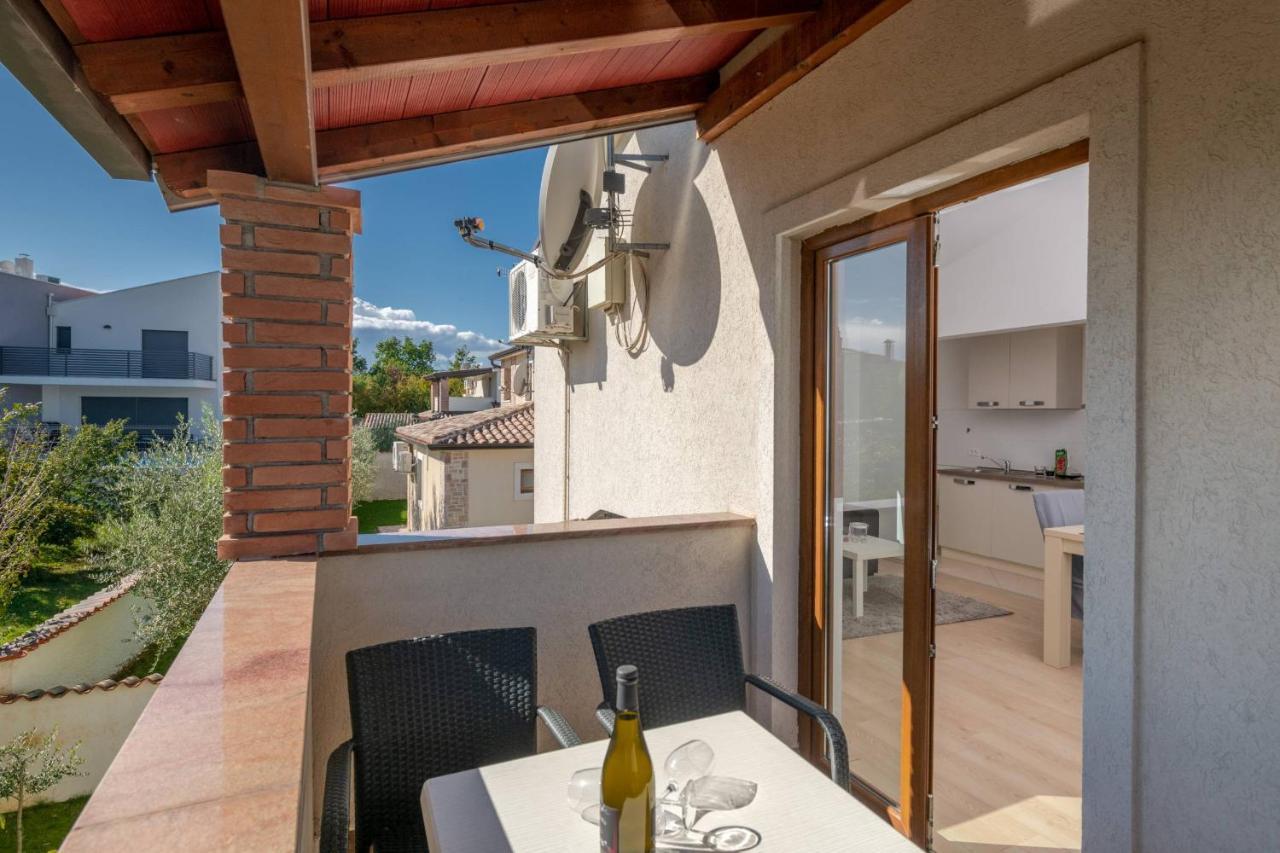 Apartmani Jana Porec Esterno foto