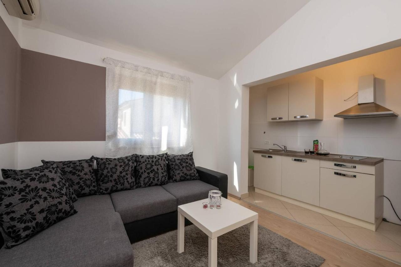Apartmani Jana Porec Esterno foto